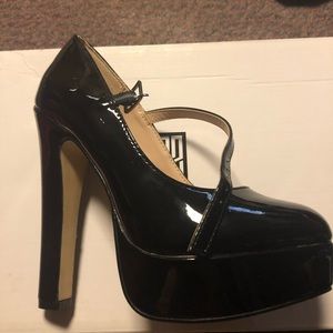 Shoe Dazzle high heels